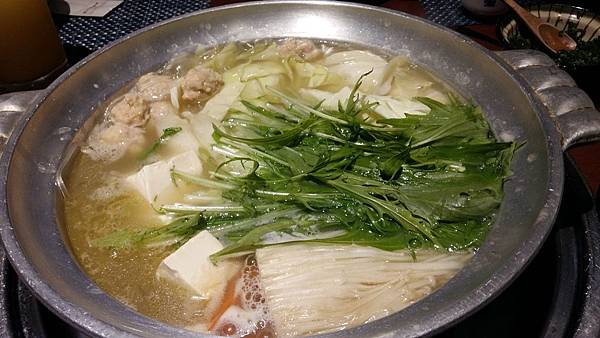 福岡　「華味鳥」菜色豐富的美味水炊雞肉鍋名店