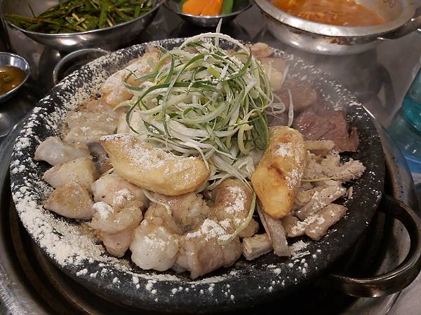 [食記] 韓國首爾　新村「烤腸故事」美味烤牛肥腸