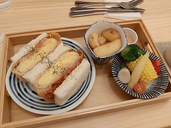 Fw: [食記] 台中 一人一伴ともだち 日式玉子燒三明治