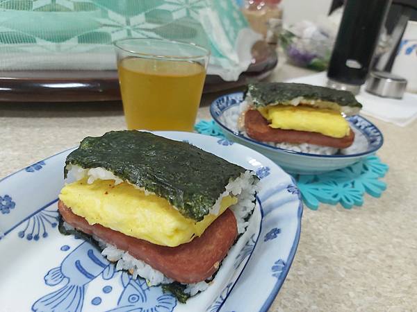 [食譜] 沖繩食譜 ポーたま午餐肉煎蛋飯糰