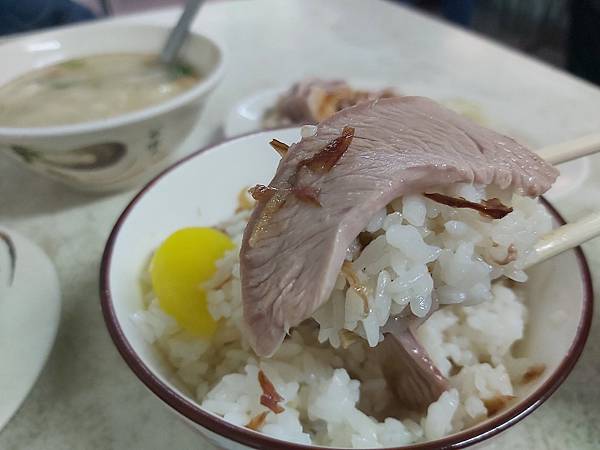 [食記] 嘉義 阿溪雞肉飯/劉里長雞肉飯(火雞肉片)