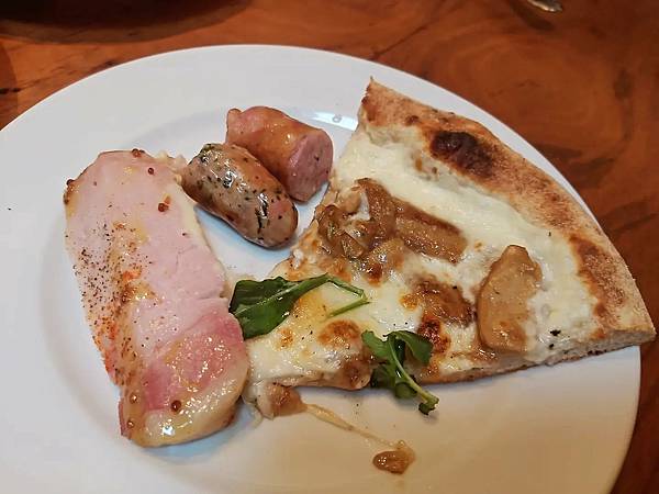 [食記] 鎌倉 GARDEN HOUSE KAMAKURA 披薩烤腸超