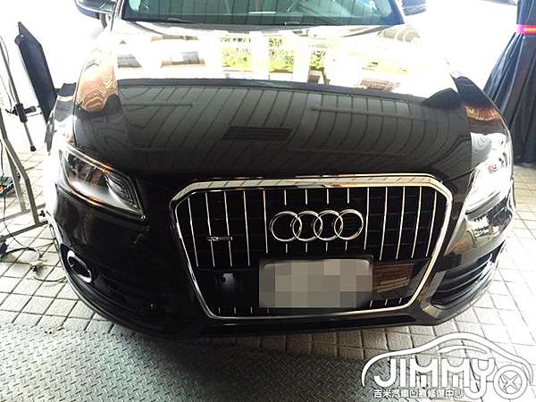 吉米汽車凹痕修復 Audi Q5 車門汽車凹痕修復汽車鈑金凹痕修復專家鶯歌微鈑金 吉米汽車鈑金凹痕修復中心 免鈑烤 免留車 微板金當日可交車