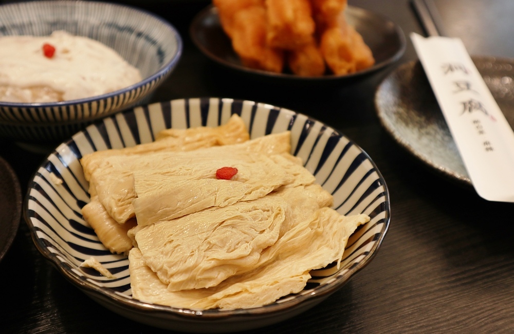 【洞豆腐 酸白菜麻辣鍋｜台中 北屯區】台中知名麻辣火鍋老豆府