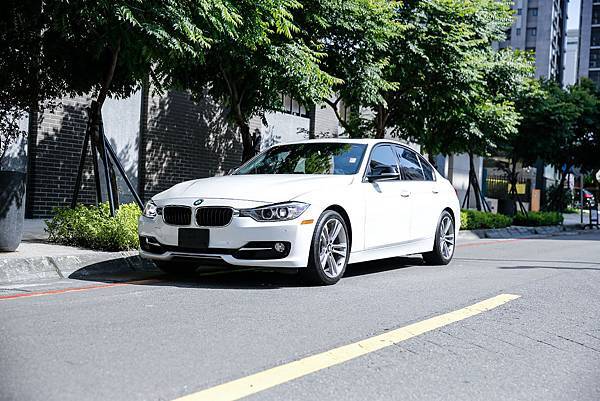 2012年BMW 328i F30 Sport Line 價