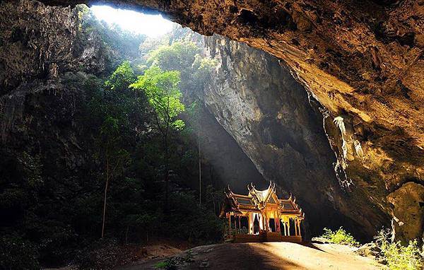 Tham-Phraya-Nakhon-Cave-Thailand.jpg