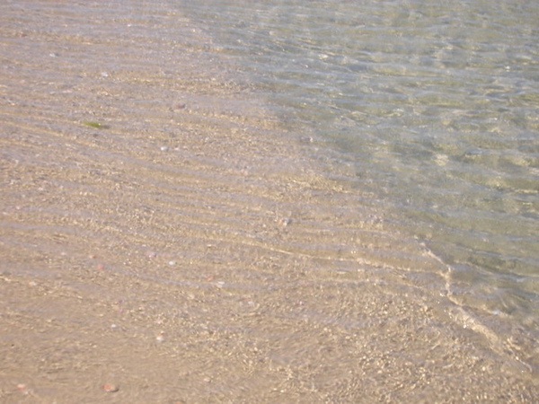 地中海的海水清澈透了3.jpg