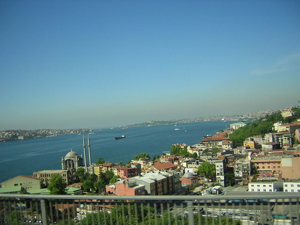 Istanbul 橫跨歐亞大橋---準備離開歐洲了.jpg