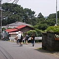 15 和一些登山溫泉客,下山囉,不過待會我們還要攻去大山阿夫利神社.jpg