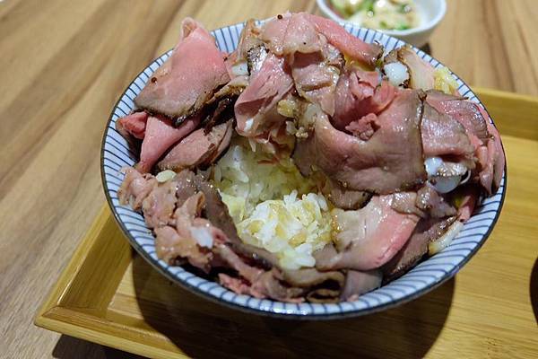 特盛肉山丼6.jpg