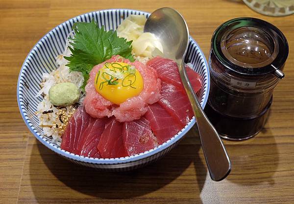 月見鮪魚蓋飯.jpg