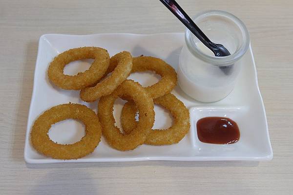 洋蔥圈 (2).JPG