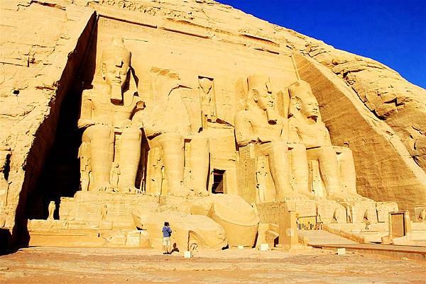 埃及-阿布辛貝神殿.jpg
