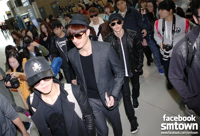 Super Junior is so excited to meet fans! Please wait for them a little more~!