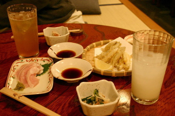 月八居酒屋