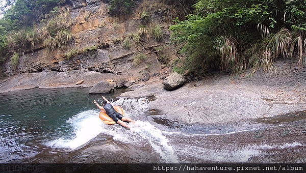 <桃園 l 宇內滑水道 > 免費好抵達天然滑水道