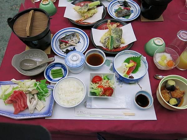 日式飯店大多附傳統日式的菜色
