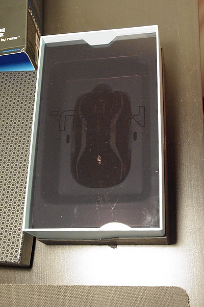 今年冬天最電的TRON Gaming Mouse Designed by Razer進入光速戰記由滑鼠開始!