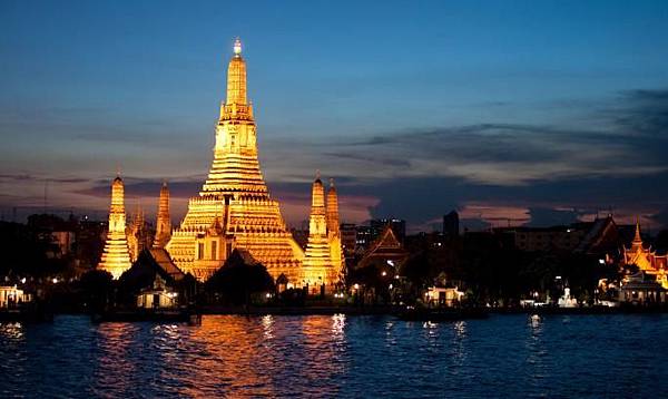 Mark_Fischer_Wat_Arun_At_Dusk