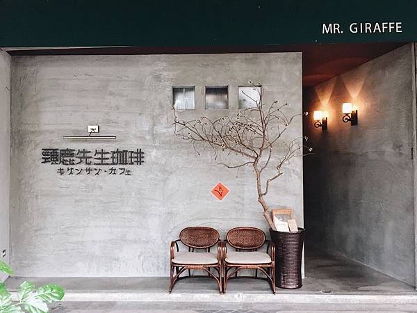 E84DA107-4556-439C-8B73-233F7161854C.jpg E84DA107-4556-439C-8B73-233F7161854C.jpg