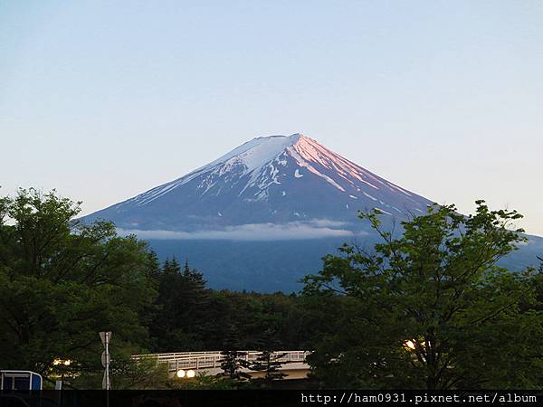 飯店門口的富士山