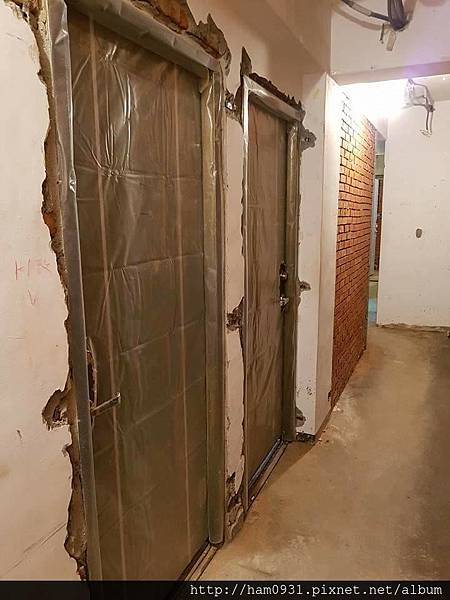 中永和不銹鋼工程阿忠手機0935572071(電動門、鐵窗、鐵門、鐵皮屋、玻璃門窗、扶梯、緊急維修) 中永和不銹鋼工程阿忠手機0935572071(電動門、鐵窗、鐵門、鐵皮屋、玻璃門窗、扶梯、緊急維修)