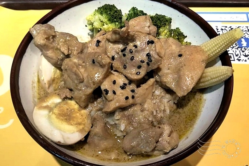 泰飽:綠咖哩椰香雞肉飯