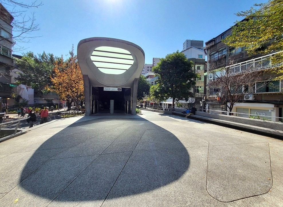 中山地下街｜R7入口