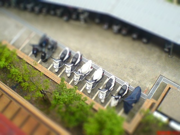 1205238316-tiltshift.jpg