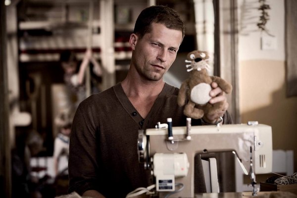 提爾史威格IN《沒有耳朵的兔子》