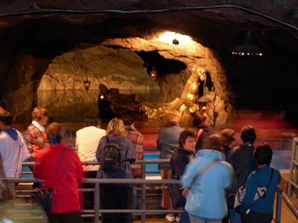 Seegrotte(地下湖)