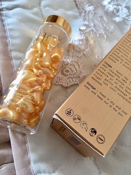 BC百匡,靚顏抗皺淡紋賦活油(百匡賦活膠囊),百匡賦活膠囊,
白龍膽花精萃可亮白撫平細紋與修護受傷肌膚,並高度保濕鎖水,延緩肌膚老化,一顆多種用途,強效版晚安面膜
,百匡賦活膠囊,百匡膠囊
