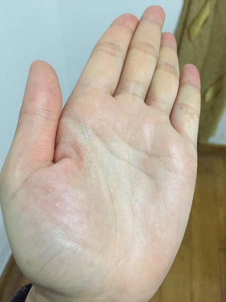 BC百匡,靚顏抗皺淡紋賦活油(百匡賦活膠囊),百匡賦活膠囊,
白龍膽花精萃可亮白撫平細紋與修護受傷肌膚,並高度保濕鎖水,延緩肌膚老化,一顆多種用途,強效版晚安面膜
,百匡賦活膠囊,百匡膠囊
