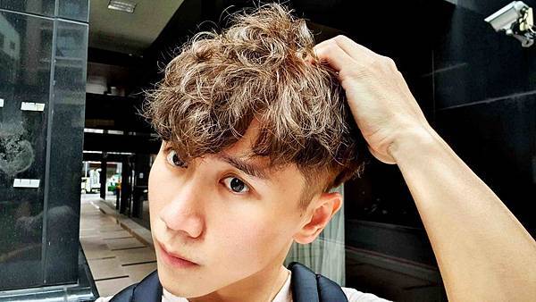 handkevinsome_馬克老師 V秀造型髮藝_染髮 (49) handkevinsome_馬克老師 V秀造型髮藝_染髮 (49)