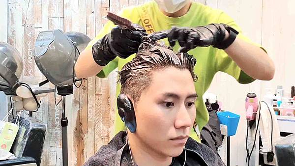 handkevinsome_馬克老師 V秀造型髮藝_染髮 (23) handkevinsome_馬克老師 V秀造型髮藝_染髮 (23)