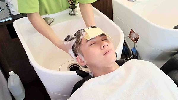 handkevinsome_馬克老師 V秀造型髮藝_染髮 (19) handkevinsome_馬克老師 V秀造型髮藝_染髮 (19)