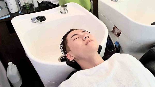 handkevinsome_馬克老師 V秀造型髮藝_染髮 (17) handkevinsome_馬克老師 V秀造型髮藝_染髮 (17)