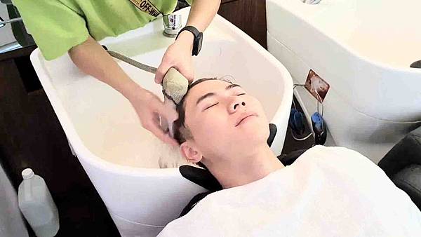 handkevinsome_馬克老師 V秀造型髮藝_染髮 (16) handkevinsome_馬克老師 V秀造型髮藝_染髮 (16)