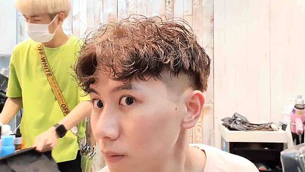 handkevinsome_馬克老師 V秀造型髮藝_染髮 (1) handkevinsome_馬克老師 V秀造型髮藝_染髮 (1)