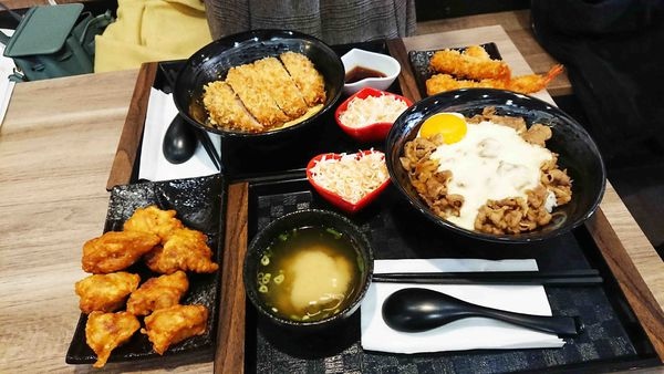 1577698931-1857563363_n 1577698931-1857563363_n