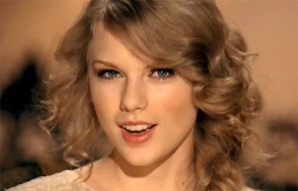 taylor-swift-ultimate-choice-award-2011