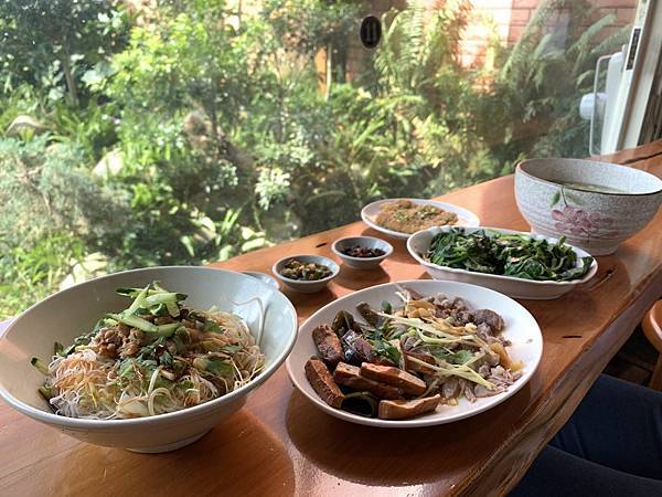 Fw: [食記] 新竹 芎林 一哥炊粉．客家人的早午餐