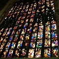 Duomo內部 - 彩繪玻璃