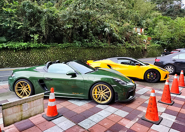 試駕報導：Lotus Emira V6手排 vs Porsc