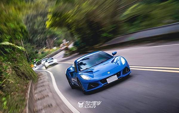 Lotus Emira亮故障燈! 排氣閥門的誤報與提早換檔策