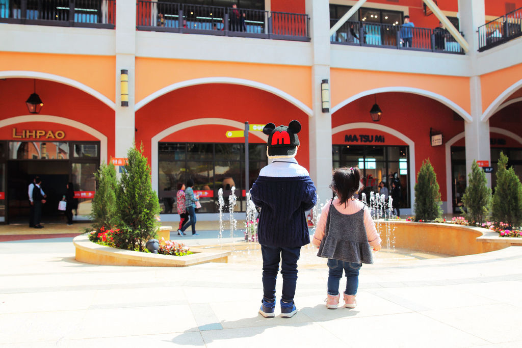 麗寶outlet