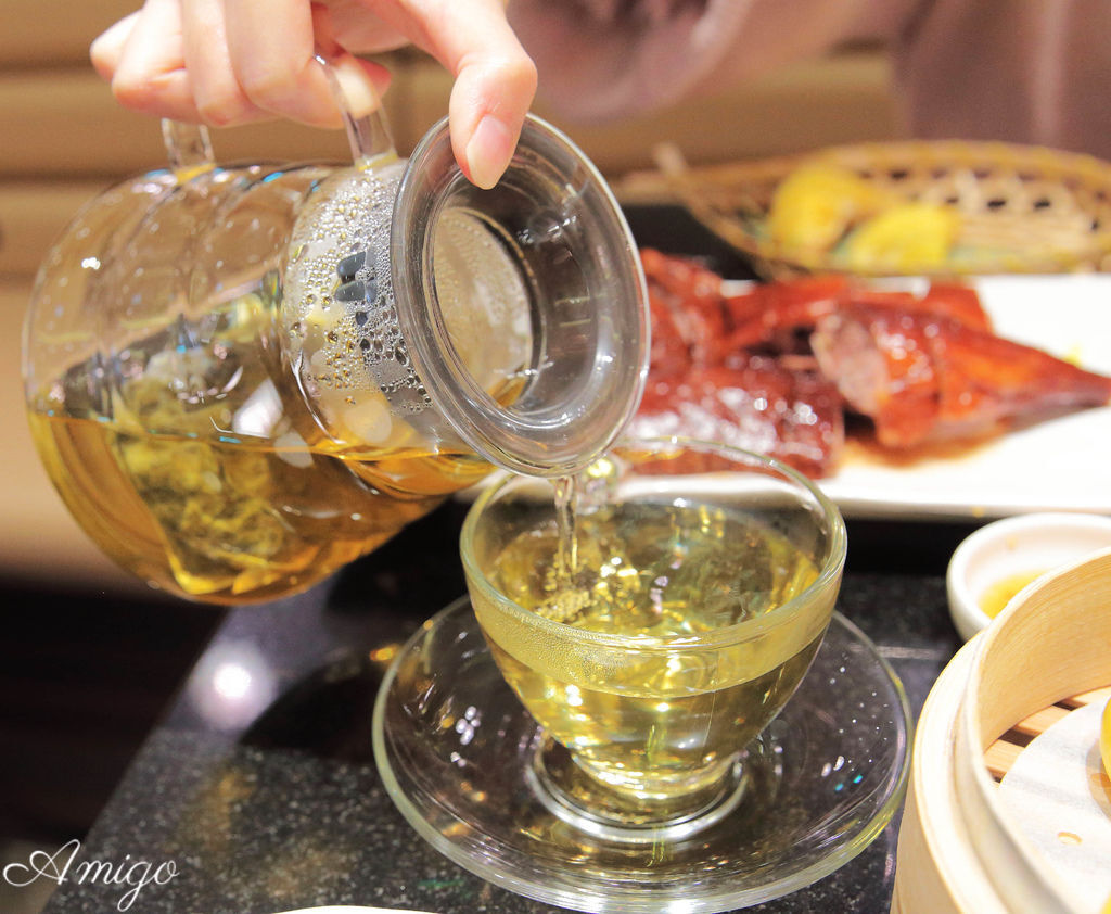龙茶味点 港式饮茶餐厅 微风信义