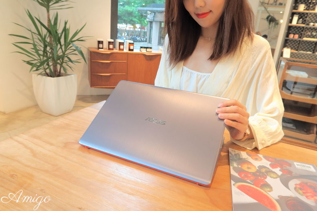 ASUS VivoBook 