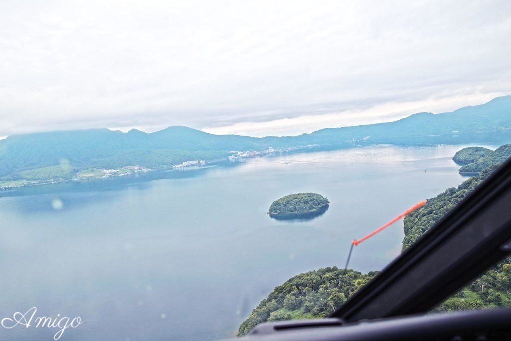 日本北海道 留壽都 直昇機眺望洞爺湖 朝和火山