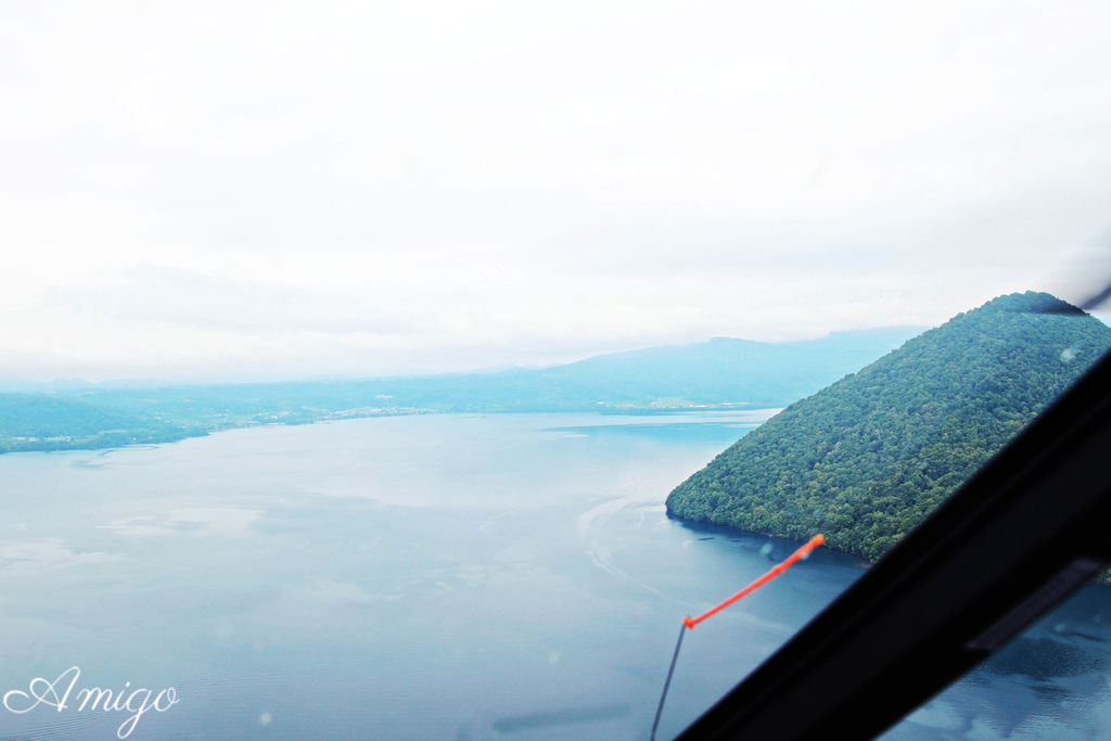 日本北海道 留壽都 直昇機眺望洞爺湖 朝和火山